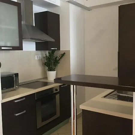 Lia's In Gozsdu And Free Parking *