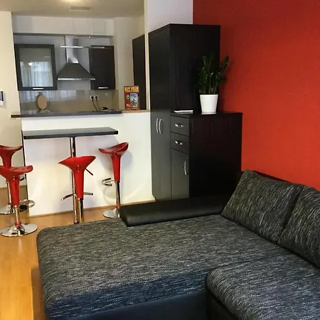 Lia's In Gozsdu And Free Parking