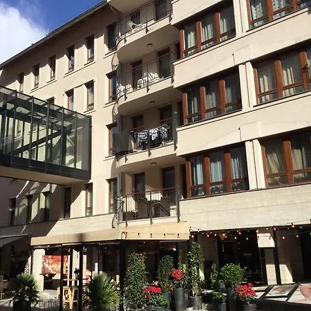 Lia's In Gozsdu And Free Parking Budapest