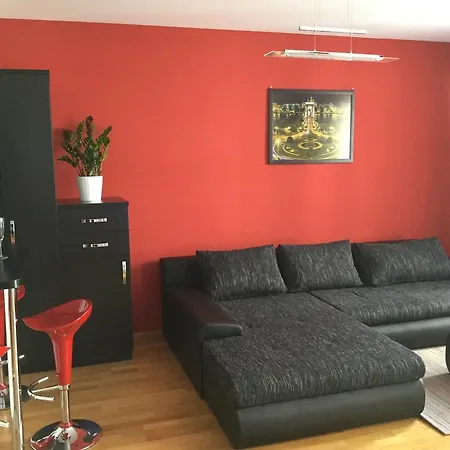 Lia's In Gozsdu And Free Parking