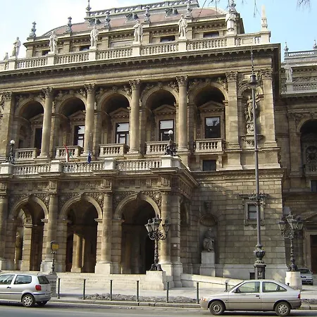 Lia's In Gozsdu And Free Parking Budapest