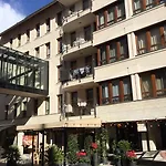 Lia's In Gozsdu And Free Parking Budapest